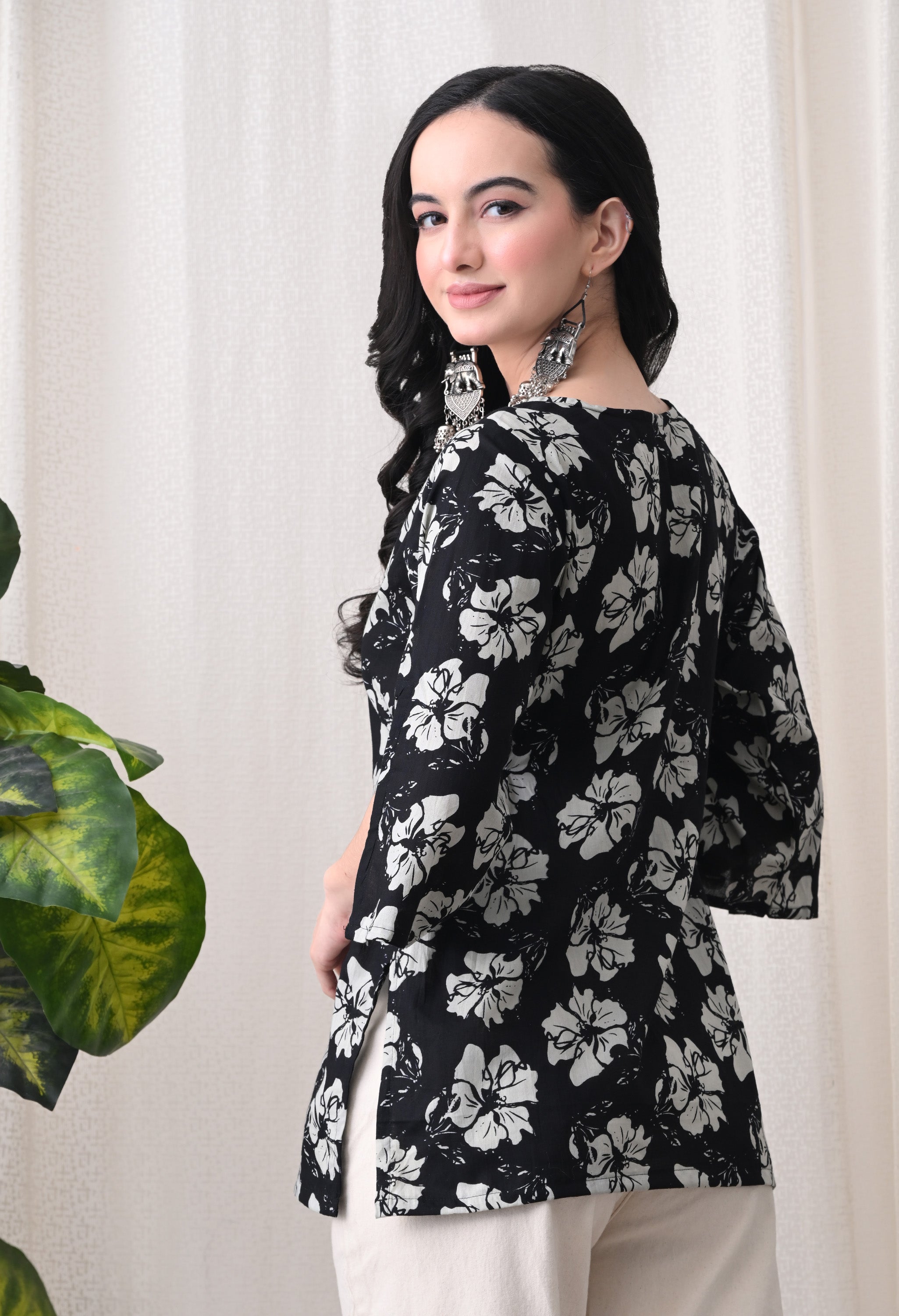 MEERA FAB Women Black & White Floral Printed Top | Notch Neck | 3/4 Bell Slit Sleeves | Casual Stylish Tunic Kurti for Women & Girls