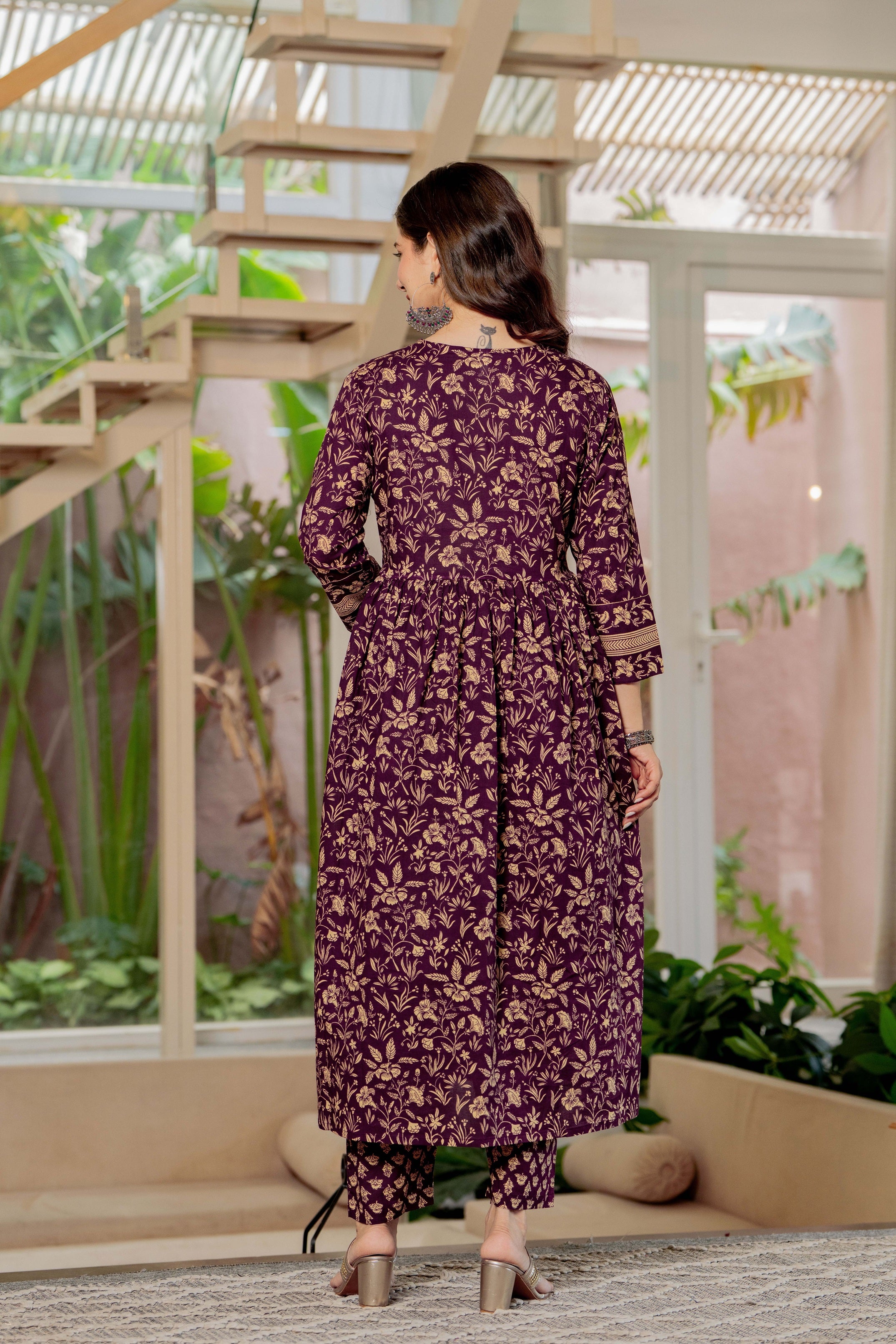 MEERA FAB Women Floral Printed Regular Pure Cotton V NECK Anarkali Kurta with Palazzos & with Dupatta