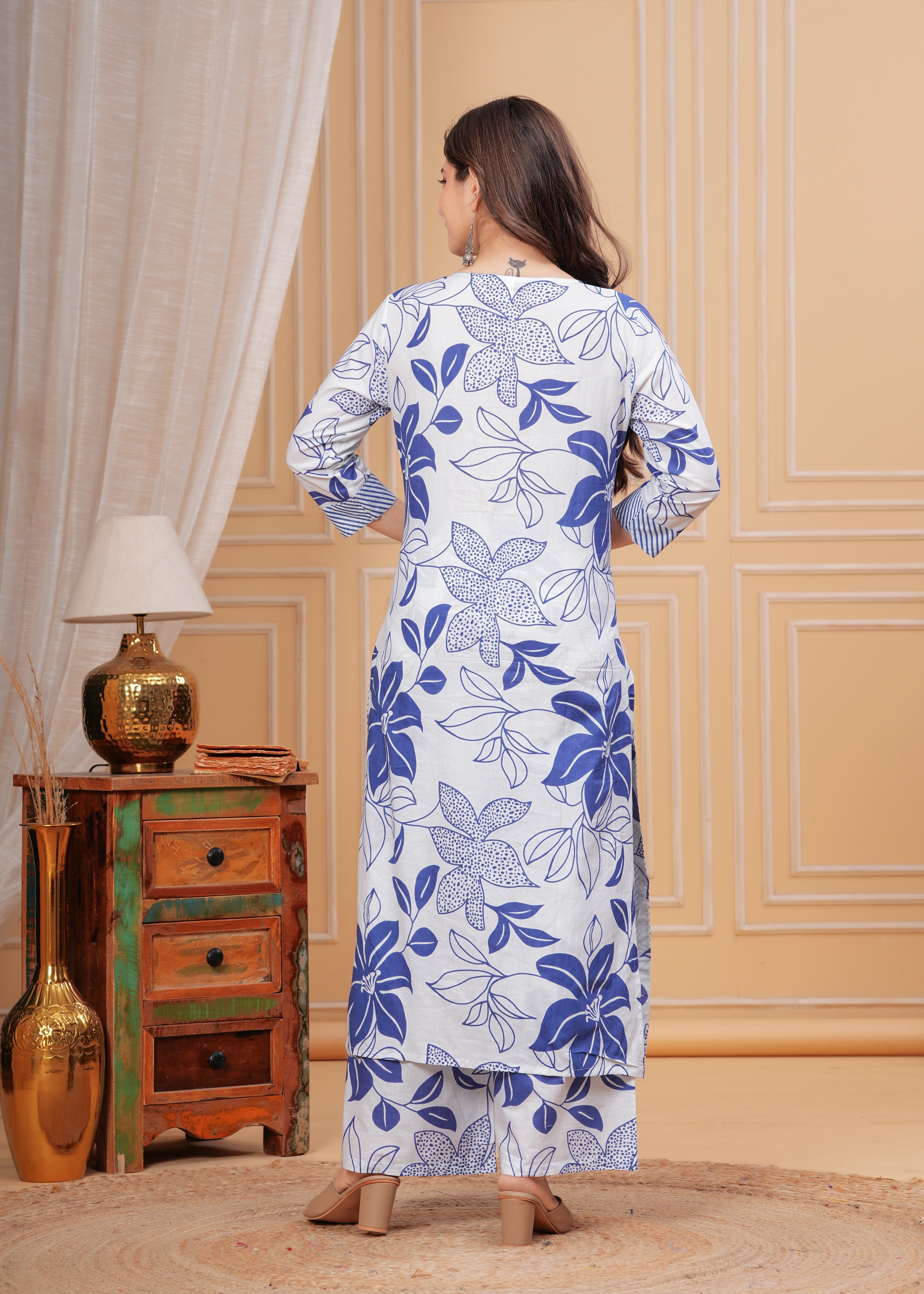 MEERA FAB Women's Rayon Straight Printed Kurta with Pant