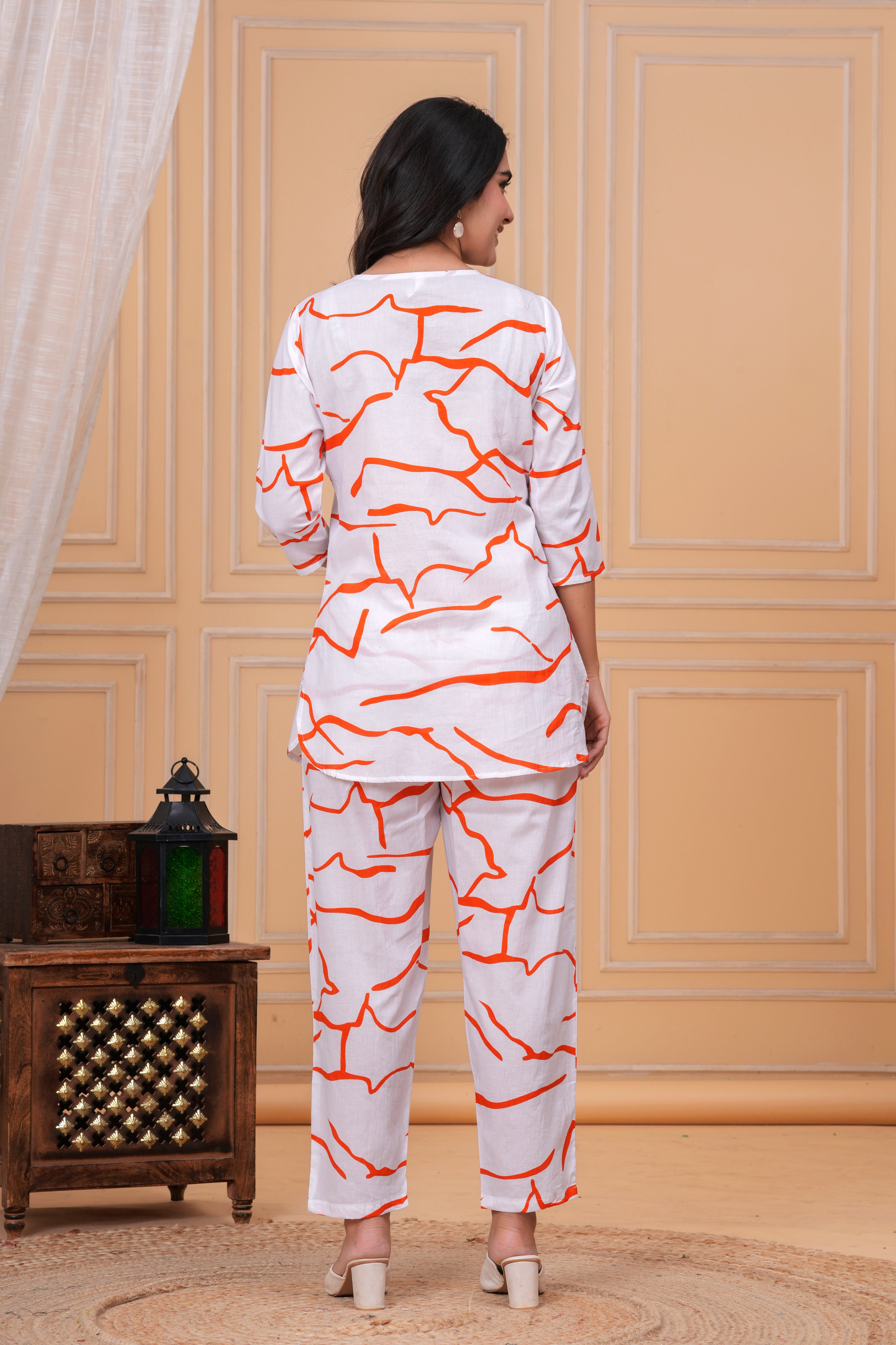 MEERA FAB Women Printed V-Neck Pure Cotton Tunic With Trousers Co-Ords Set