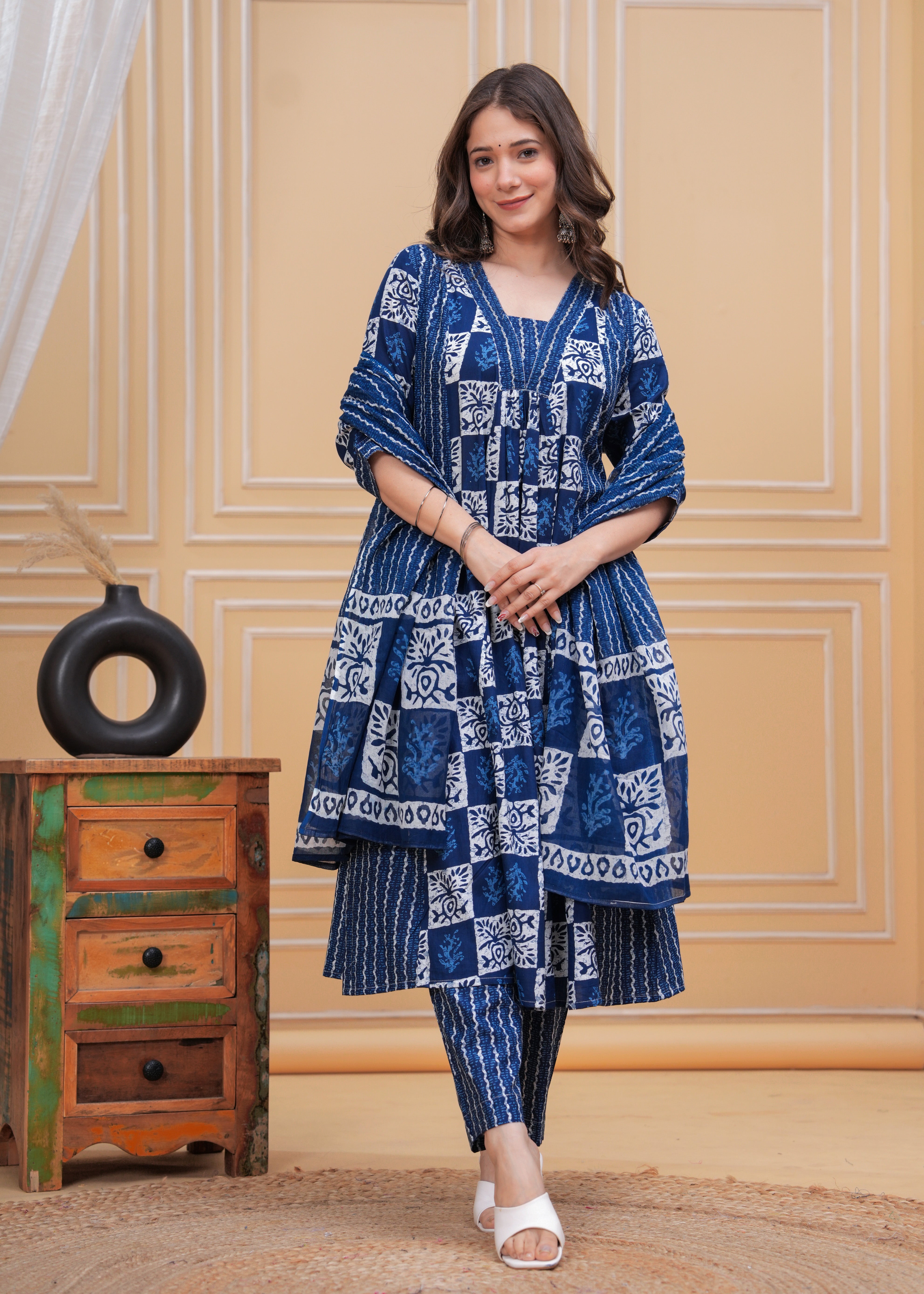 MEERA FAB Women Floral Printed Pleated Mirror Work Pure Cotton Kurta Set