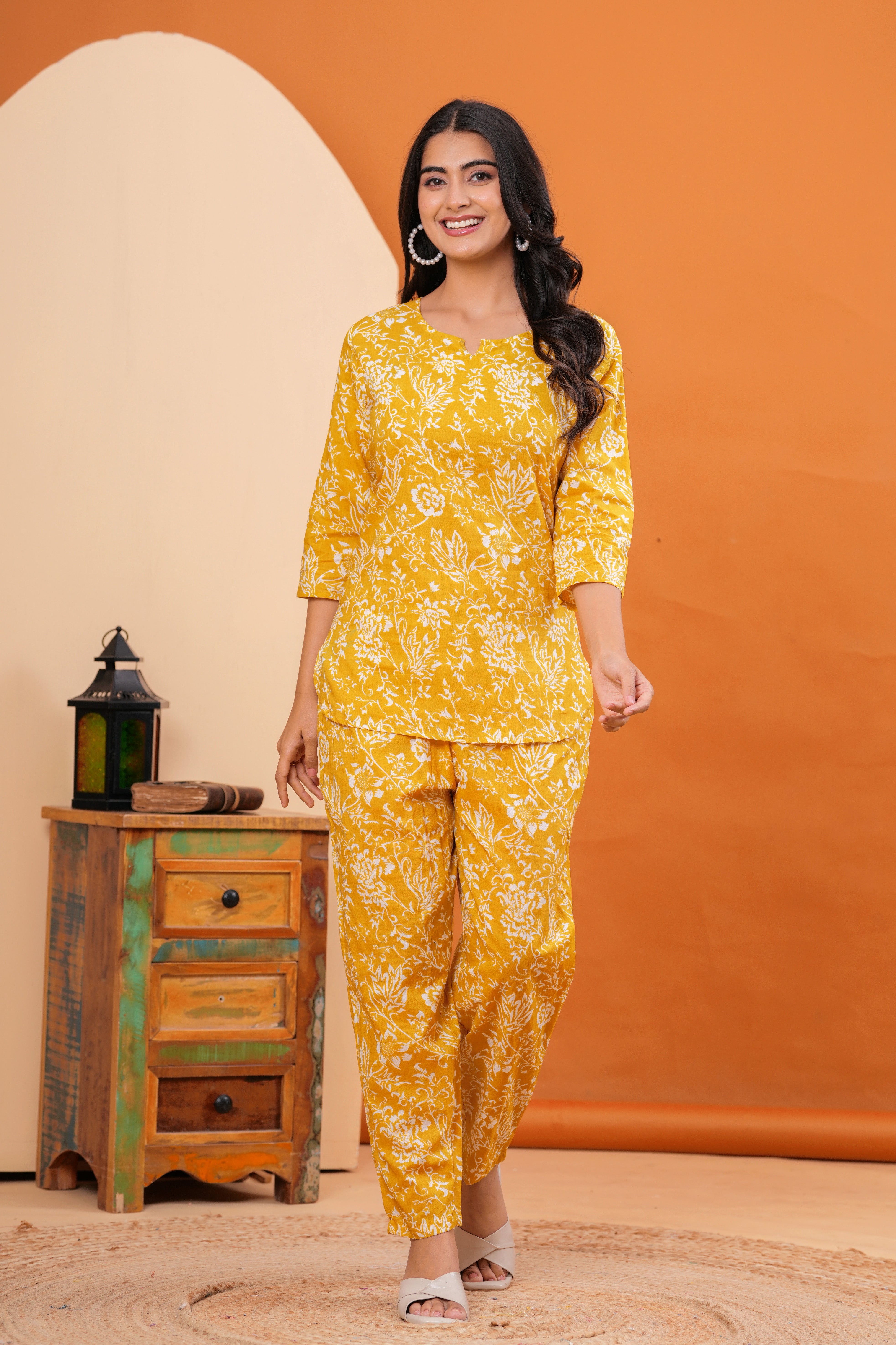 MEERA FAB Women Printed V-Neck Pure Cotton Tunic with Trousers Co-Ords Set