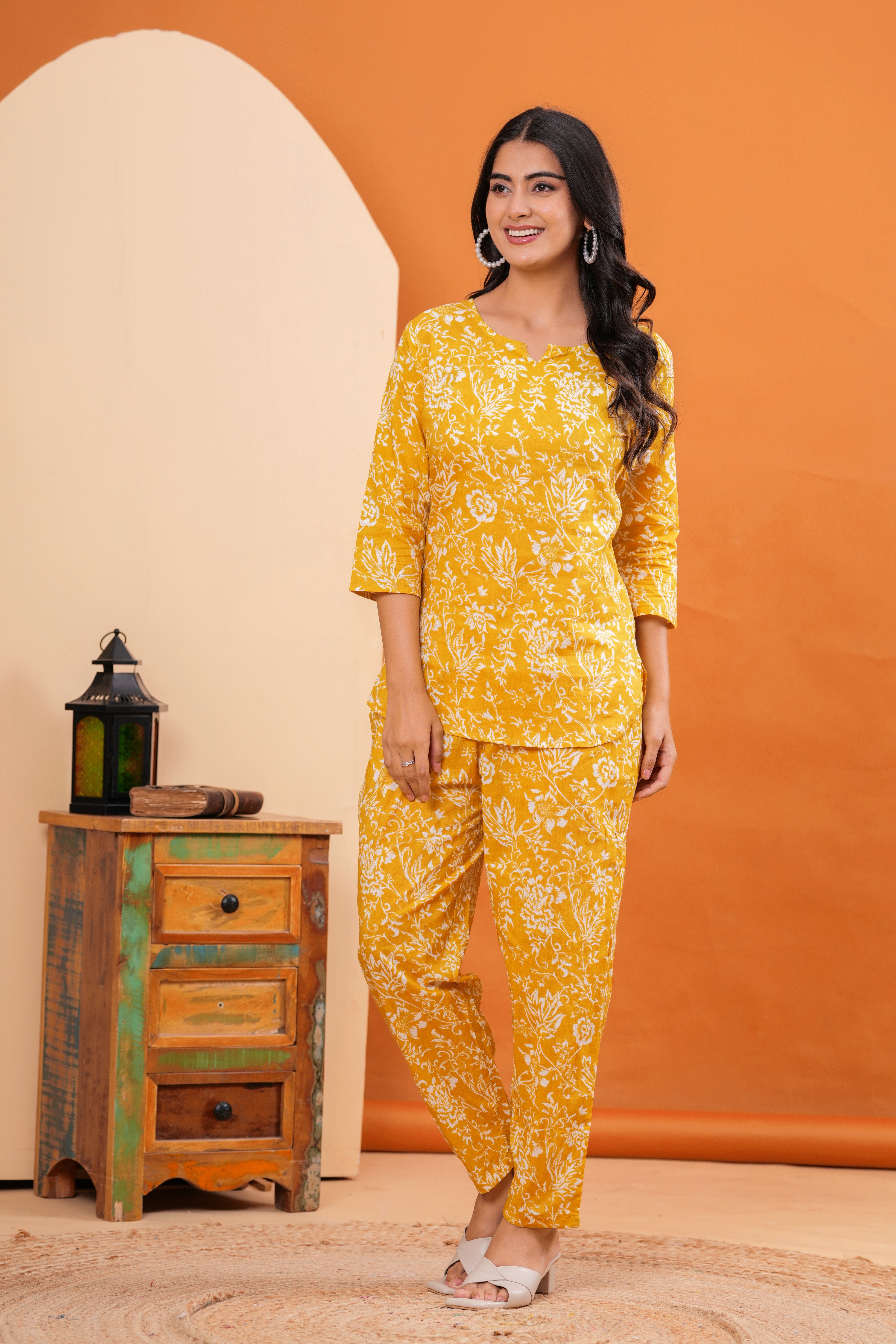 MEERA FAB Women Printed V-Neck Pure Cotton Tunic with Trousers Co-Ords Set