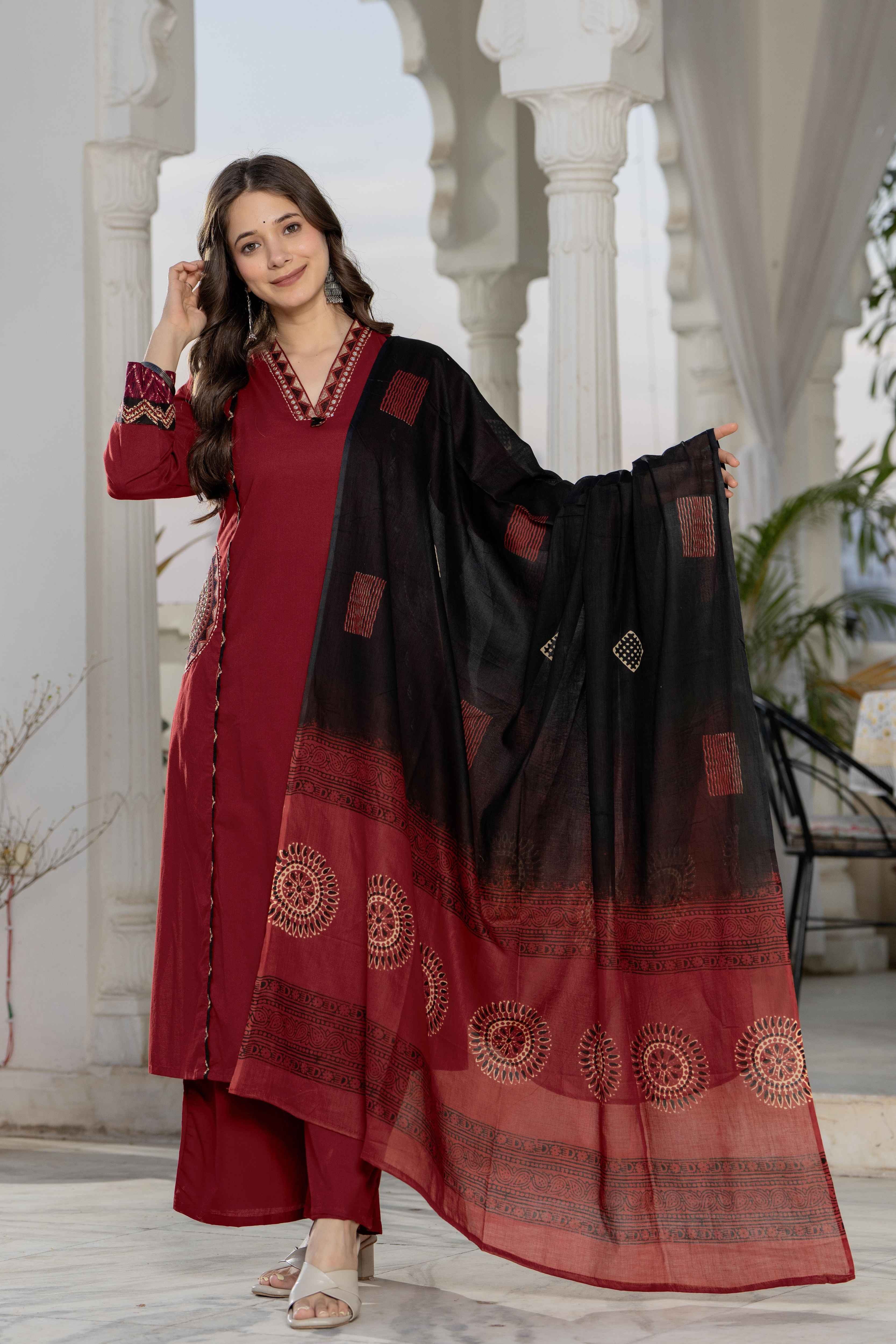 MEERA FAB Women Floral Printed Pure Cotton Straight V-Neck Kurta with Palazzos & Dupatta