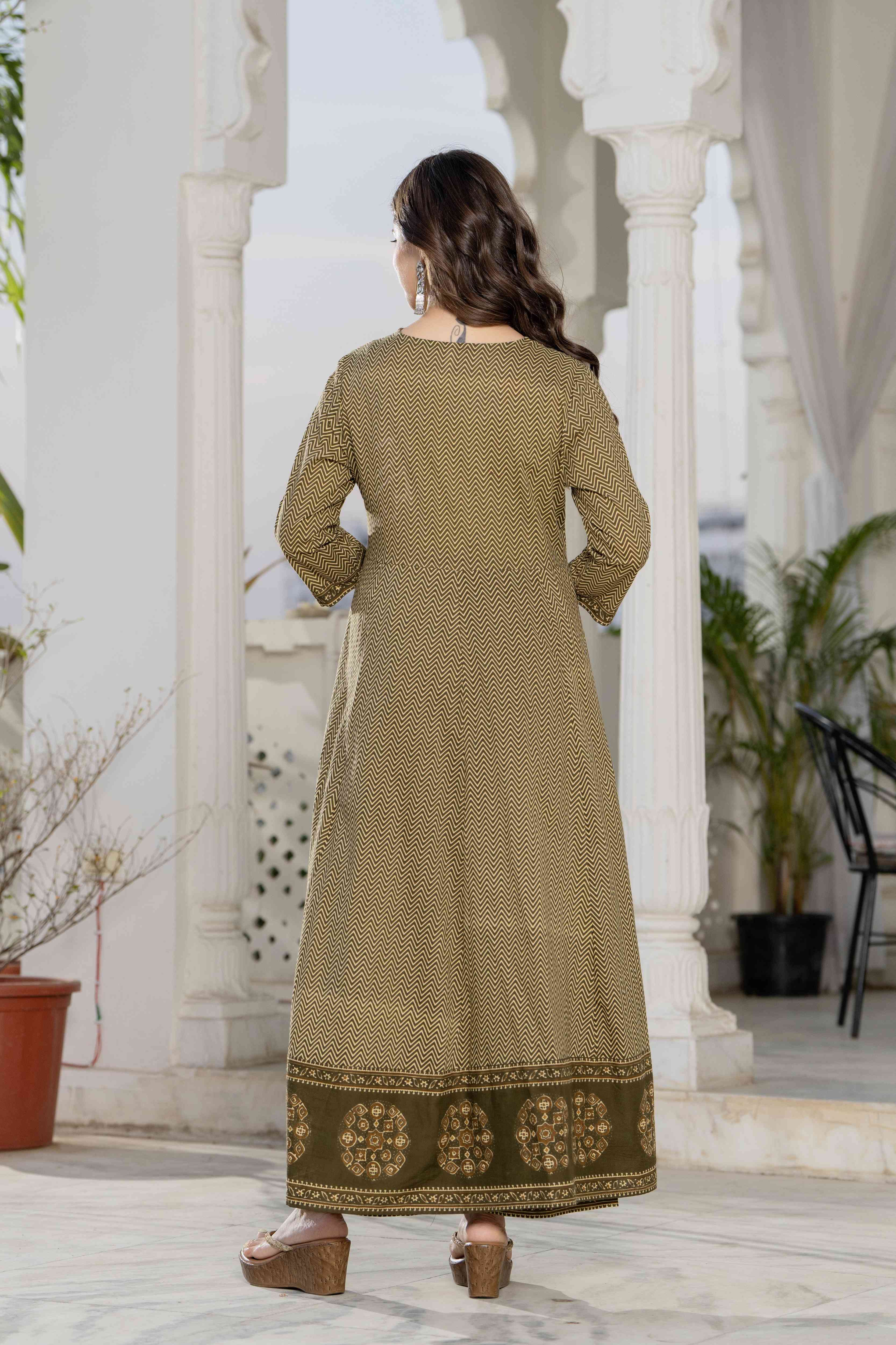 MEERA FAB Women Printed Regular Pure Cotton Kurta with Palazzos & With Dupatta