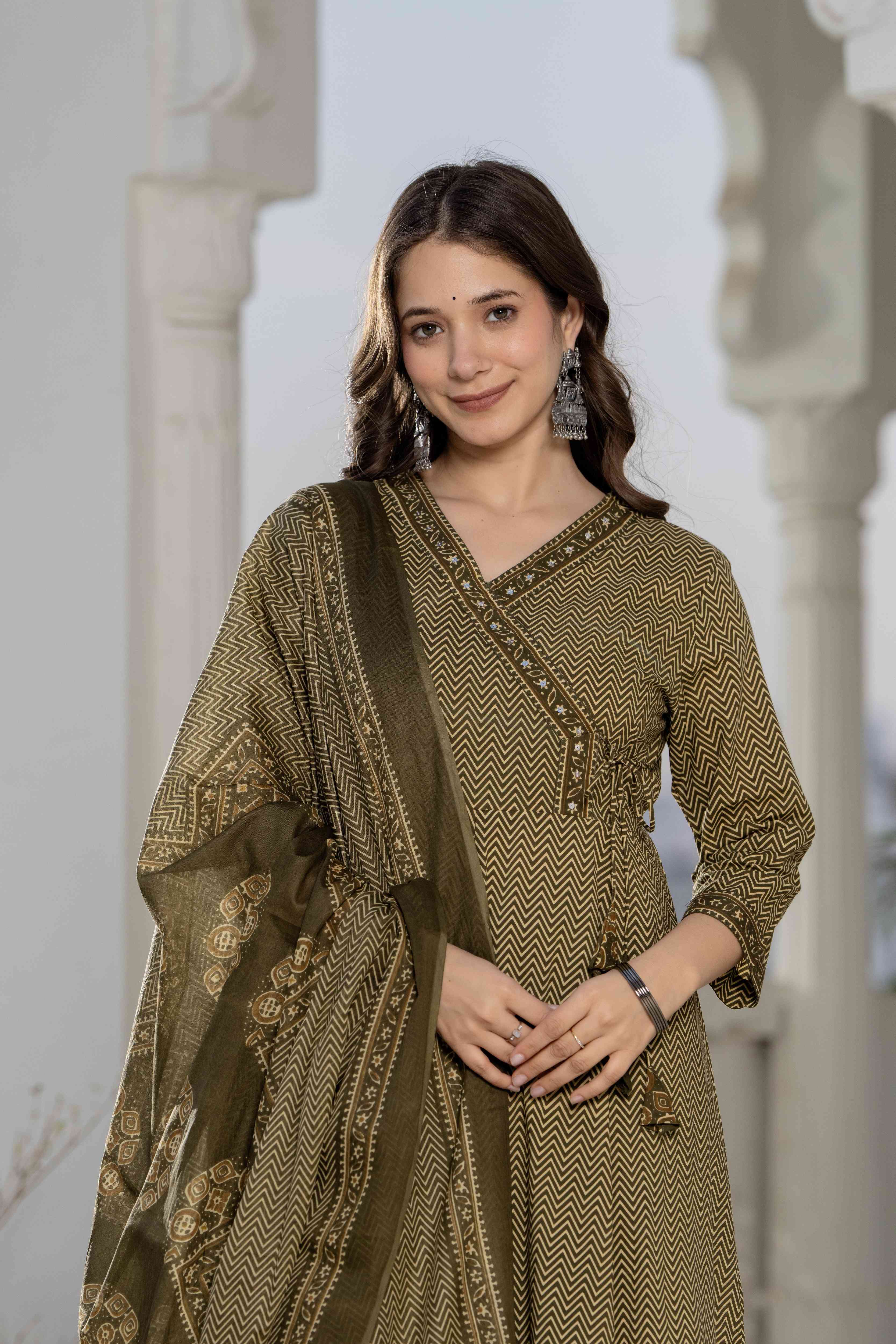 MEERA FAB Women Printed Regular Pure Cotton Kurta with Palazzos & With Dupatta