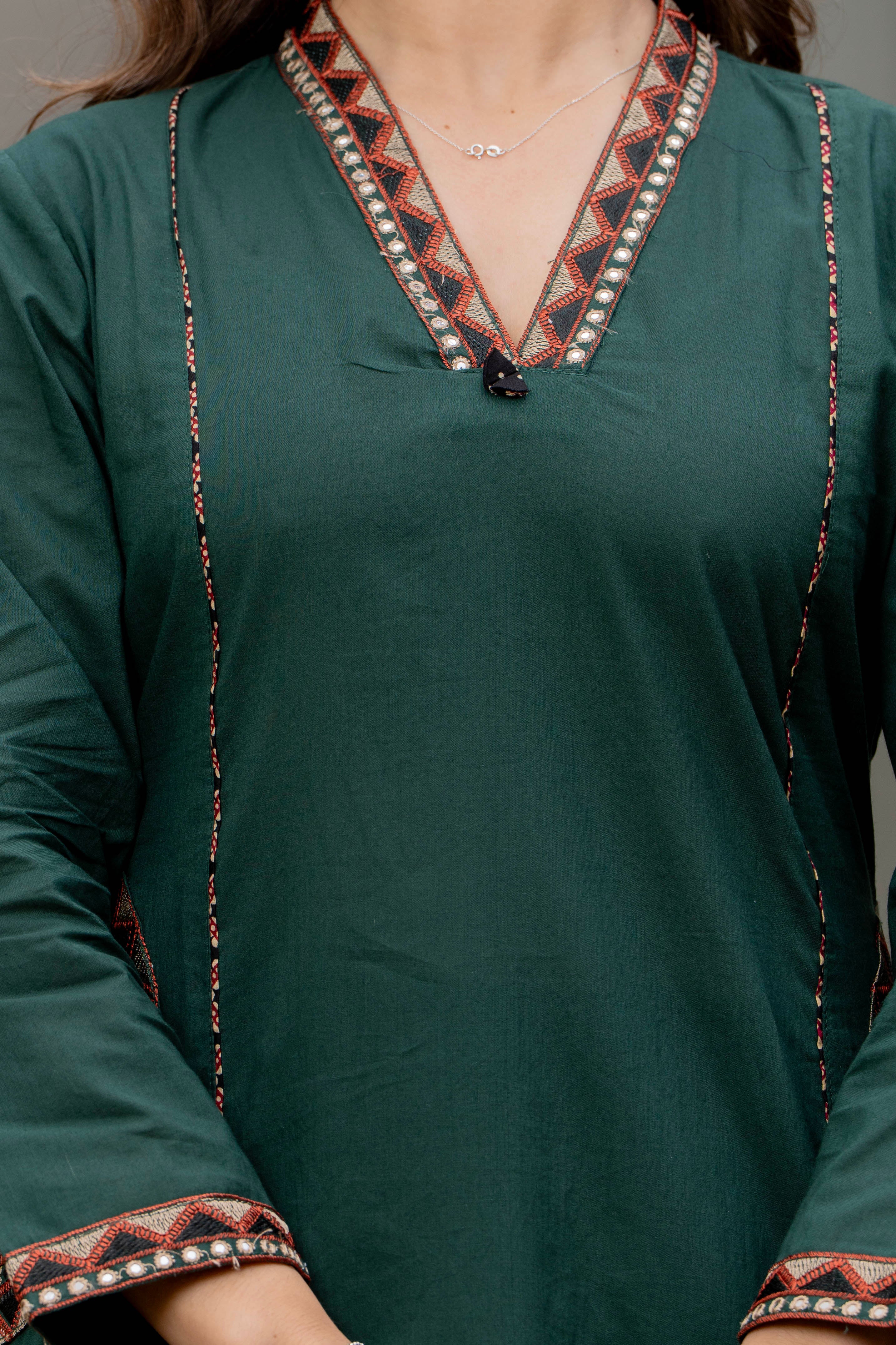 MEERA FAB Women Floral Printed Pure Cotton Straight V-Neck Kurta with Palazzos & Dupatta