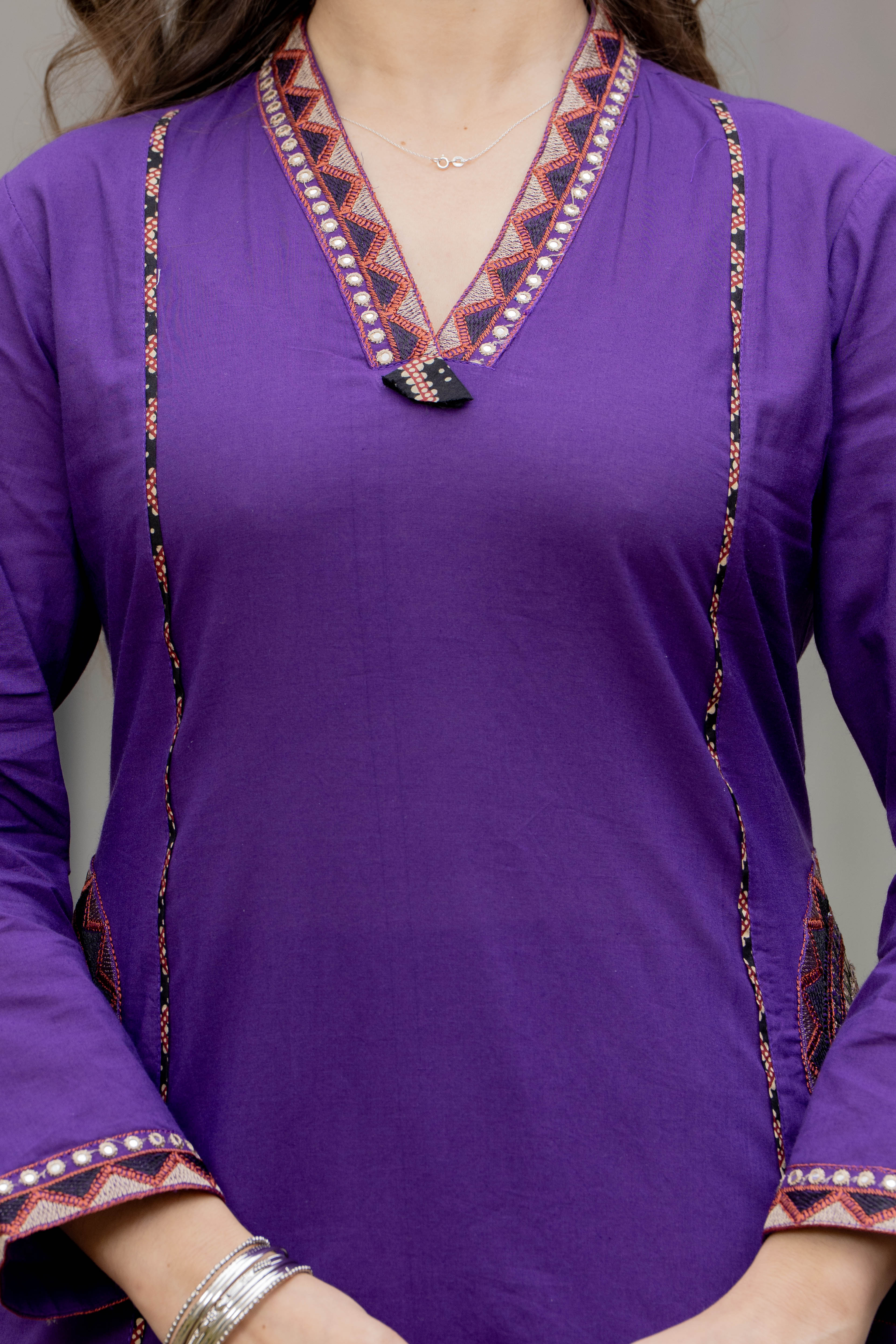 MEERA FAB Women Floral Printed Pure Cotton Straight V-Neck Kurta with Palazzos & Dupatta