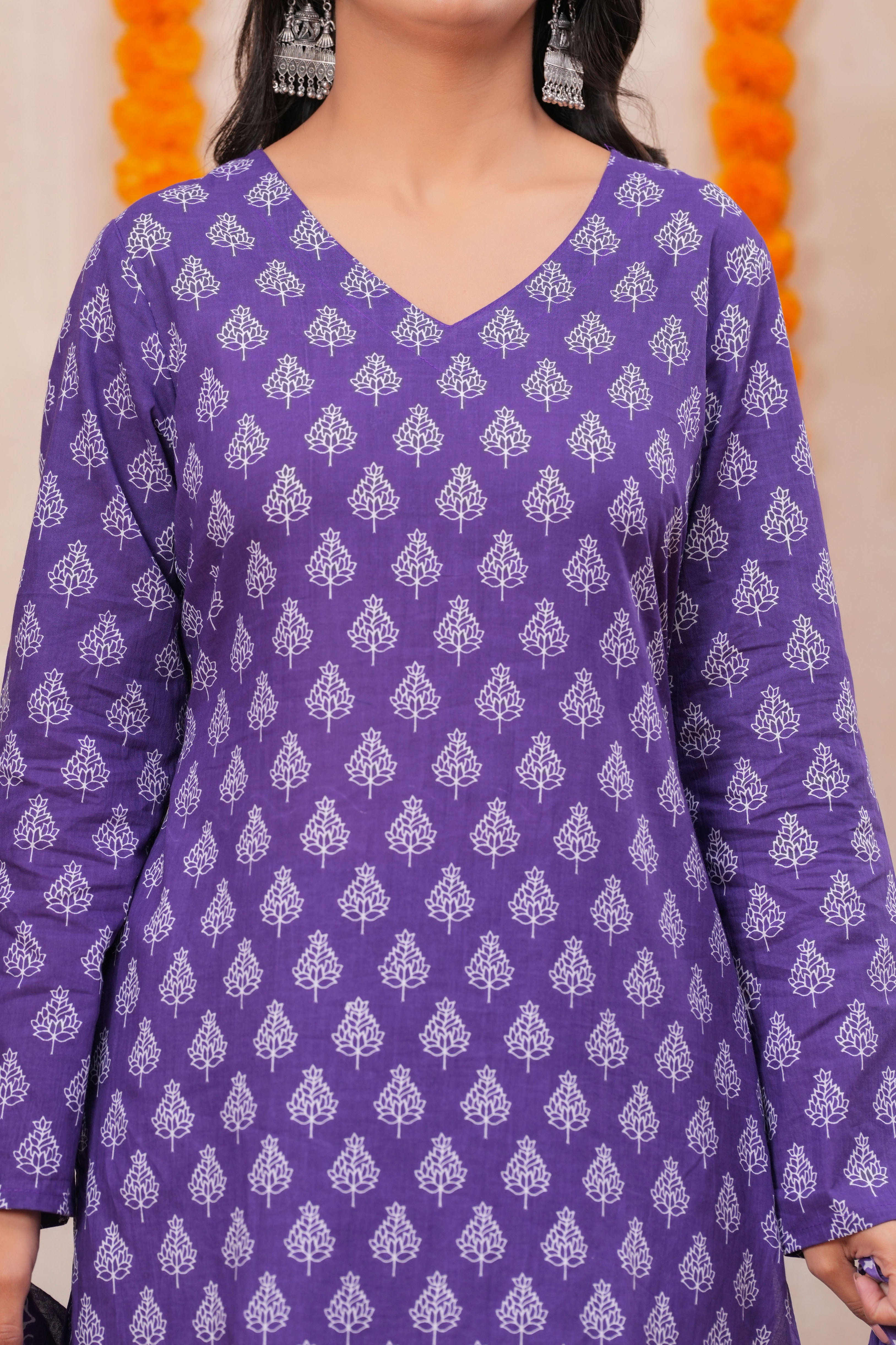 MEERA FAB Women Floral Printed Pure Cotton Anarkali V-Neck Kurta with Trousers & Dupatta