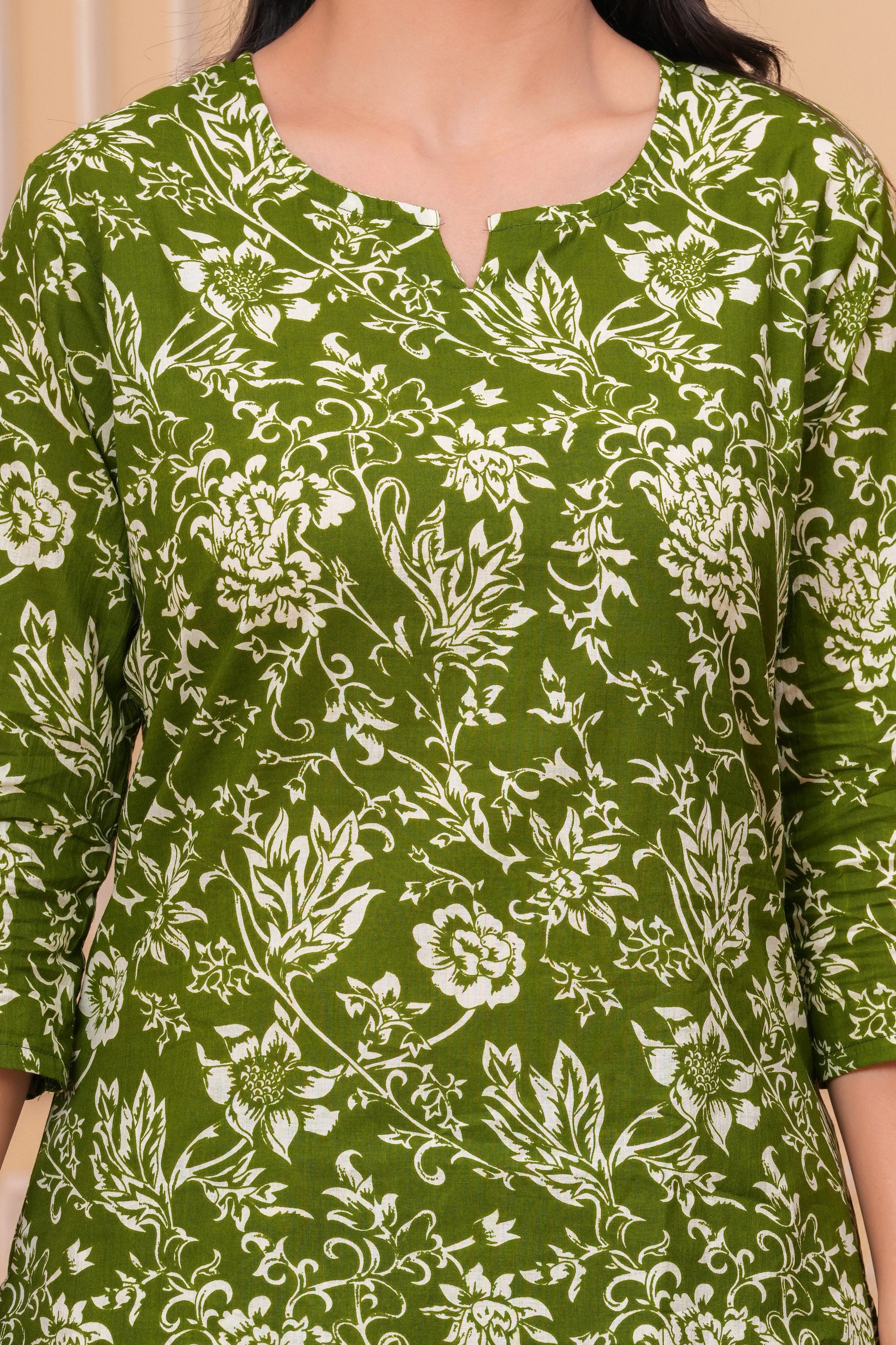 MEERA FAB Women Printed V-Neck Pure Cotton Tunic with Trousers Co-Ords Set