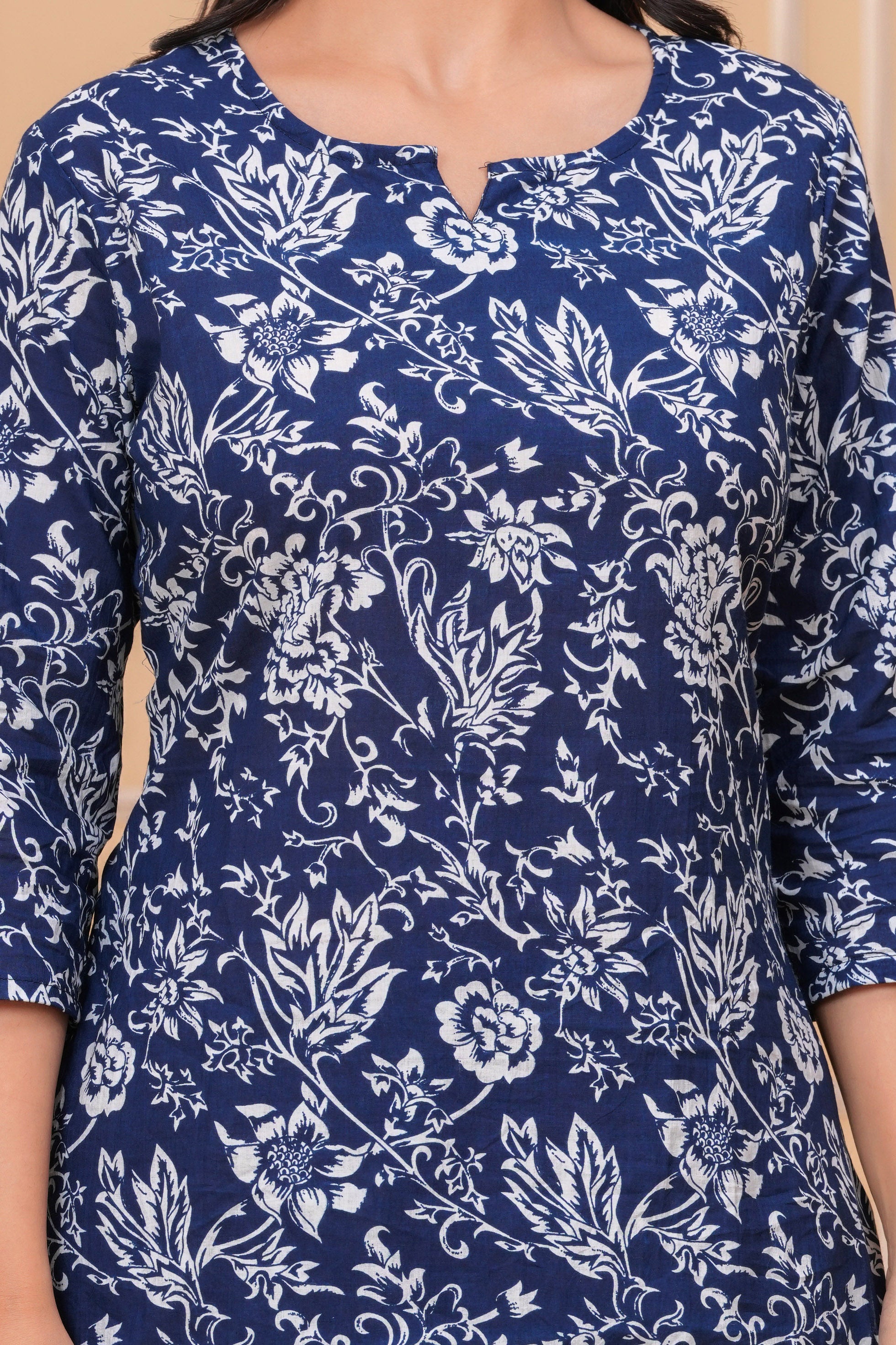 MEERA FAB Women Printed V-Neck Pure Cotton Tunic with Trousers Co-Ords Set